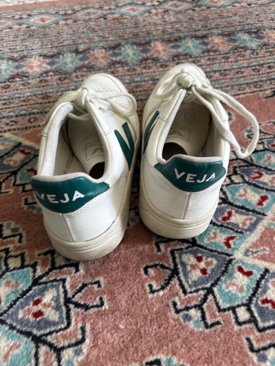 Veja V10 - Picture 6 of 8